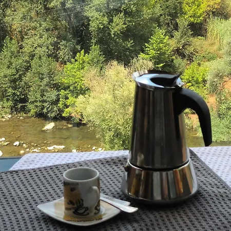 مكان تخييم De Besalú